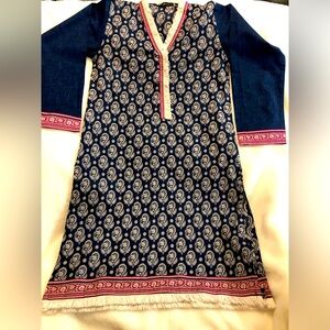 Pakistani Two piece printed Kameez and dupatta dress.
